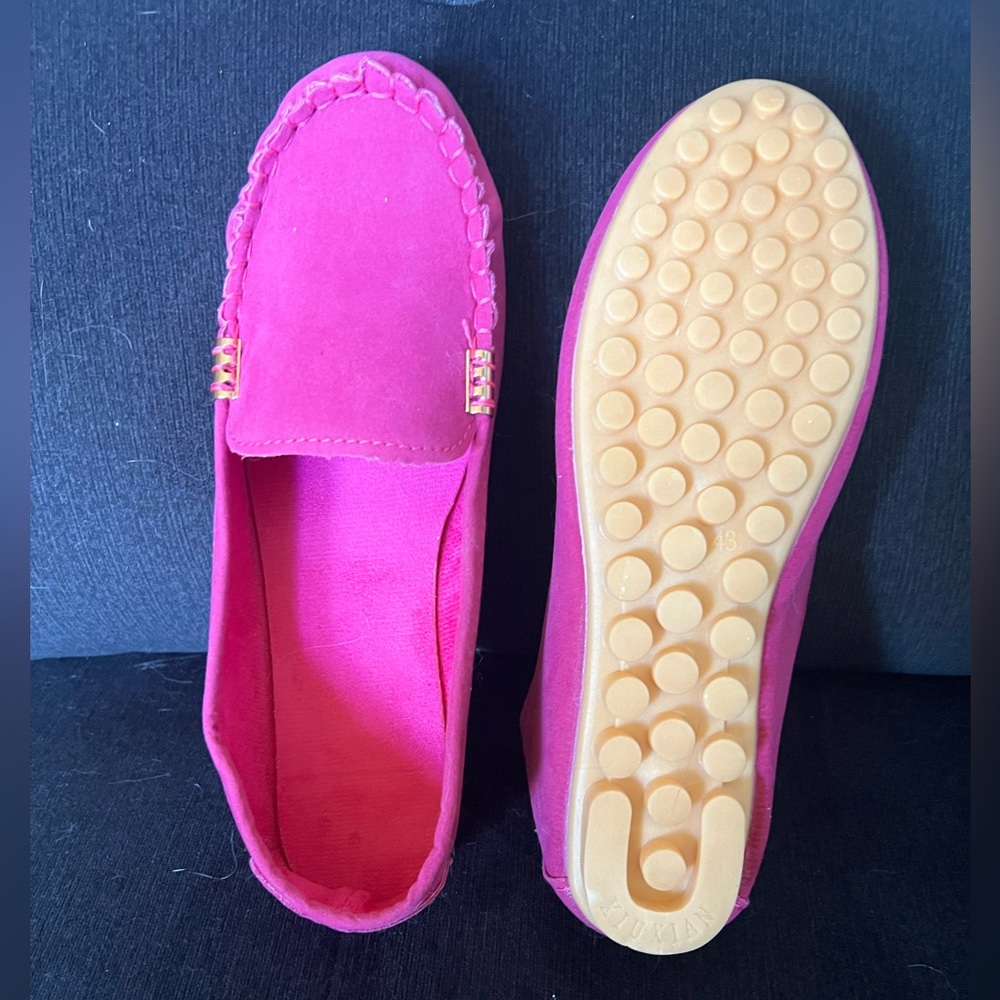 Rose Stitch-Detail Loafer size 9.5